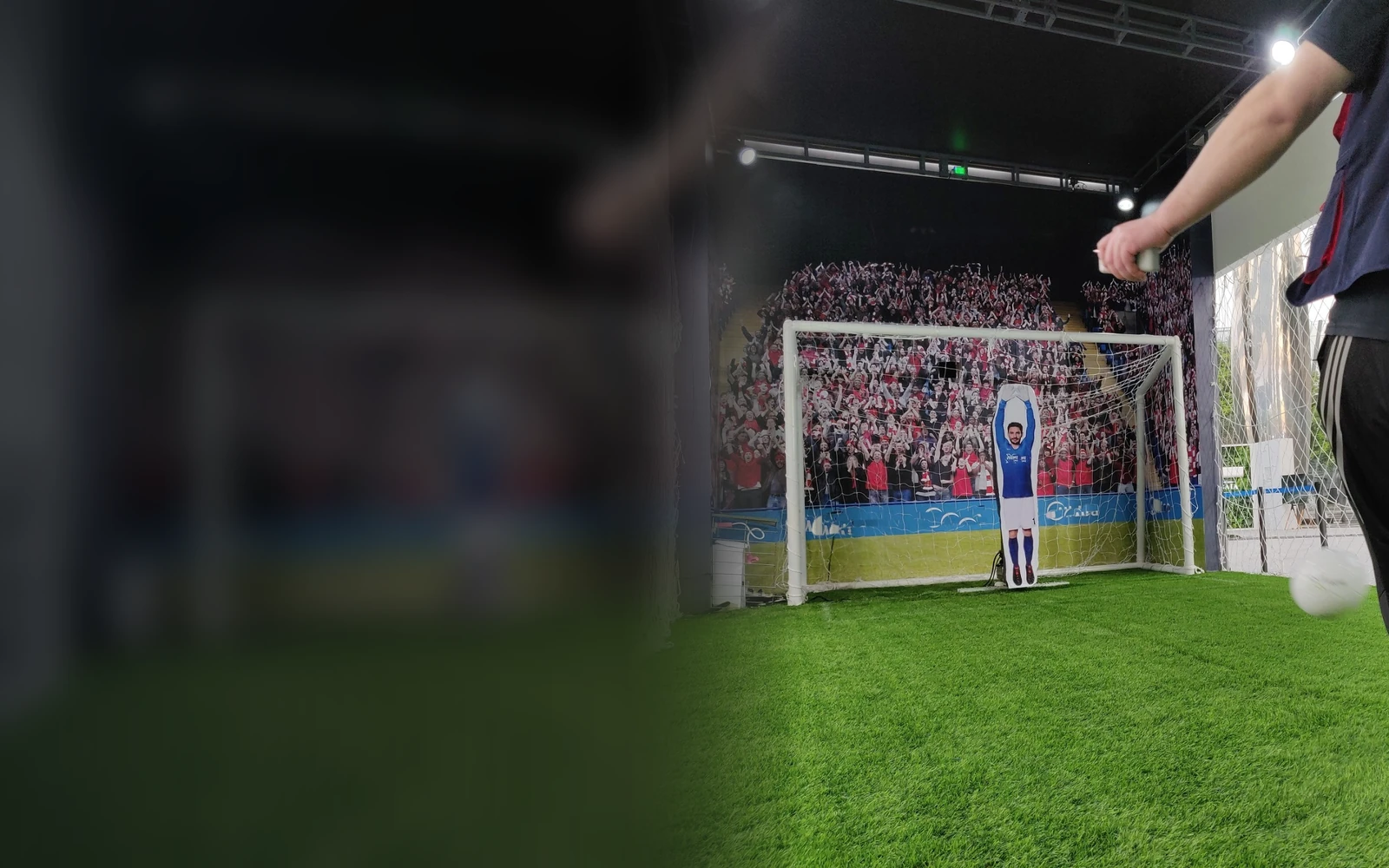 Futbol şut mücadelesinde RobotKeeper AI kaleci robotu